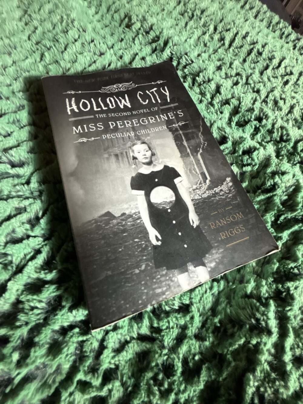 Hollow City: Second Novel of Miss Peregrine's Peculiar Children by  Riggs (PB)